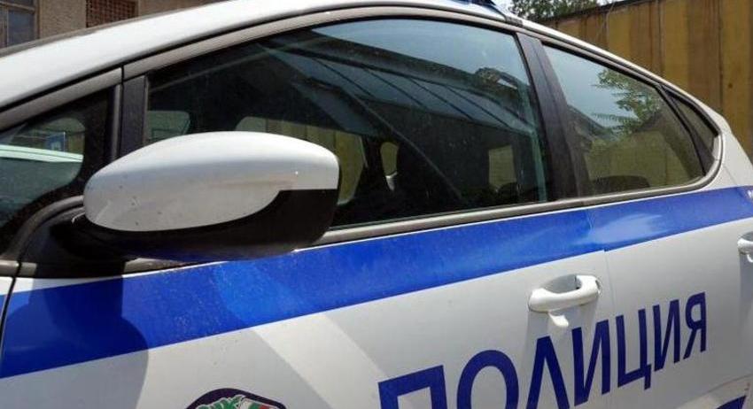 34-годишен наряза гумите на две коли в Цар Калоян