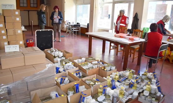 Стартира кампанията на БЧК за раздаване на хранителни пакети на нуждаещи се
