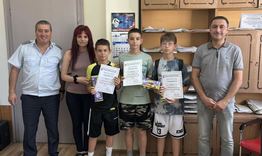 Три момчета върнаха портмоне с пари и документи
