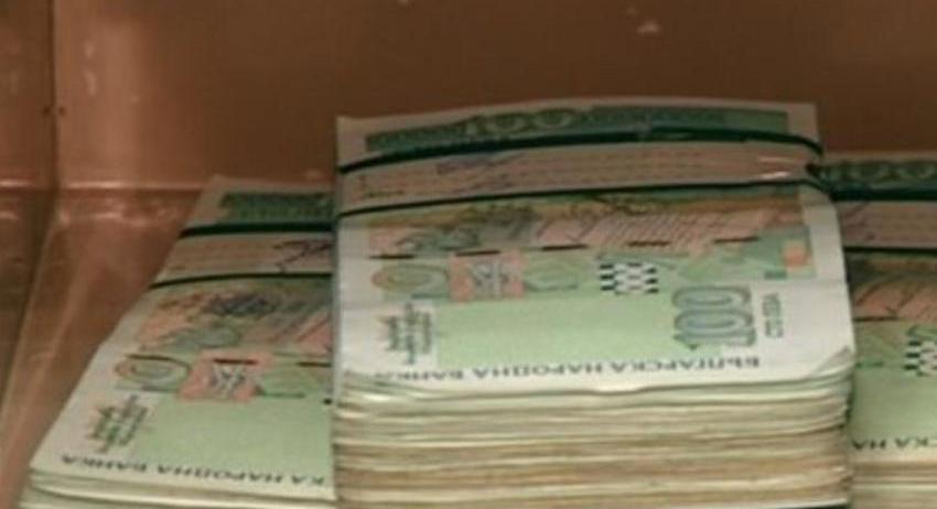 73-годишен мъж остана без близо 7400 лв. след измама