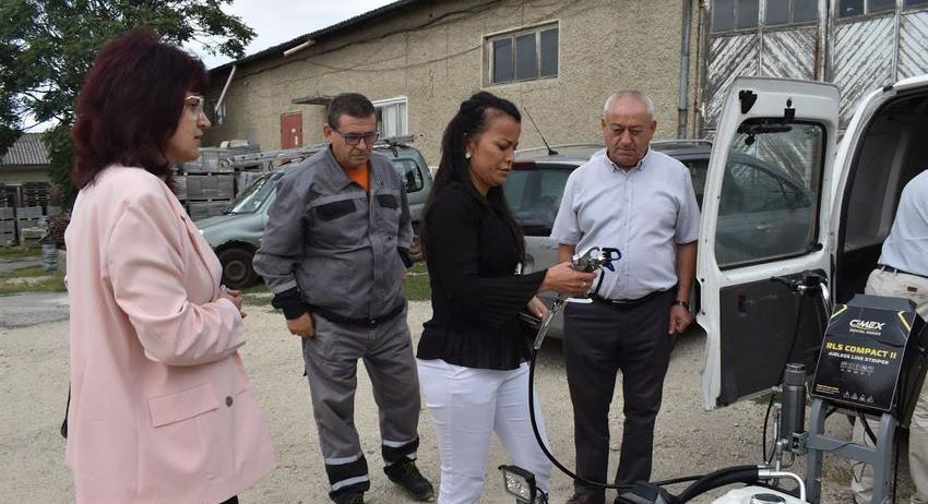 Община Разград закупи машина за полагане на пътна маркировка