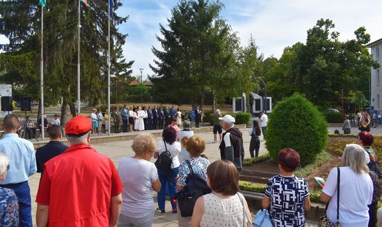Разград празнува Деня на Съединението пред Войнишкия паметник на площад „Възраждане”