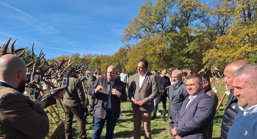 Областният управител присъства на традиционното изложение на ловни трофеи от благороден елен