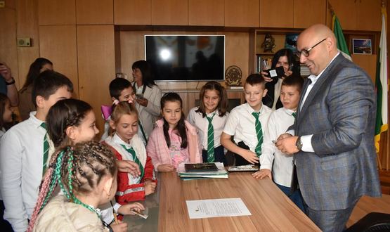 Над 130 ученици посетиха Община Разград в Деня на отворените врати