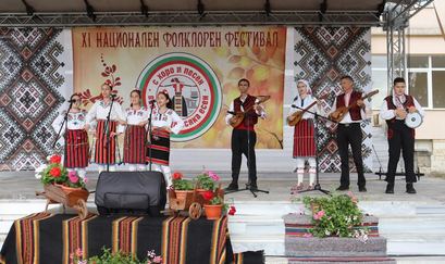 Златни и сребърни медали за самодейците от Лозница