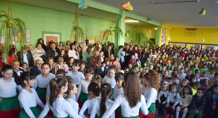 ОУ „Иван С. Тургенев“ отбелязва своя патронен празник