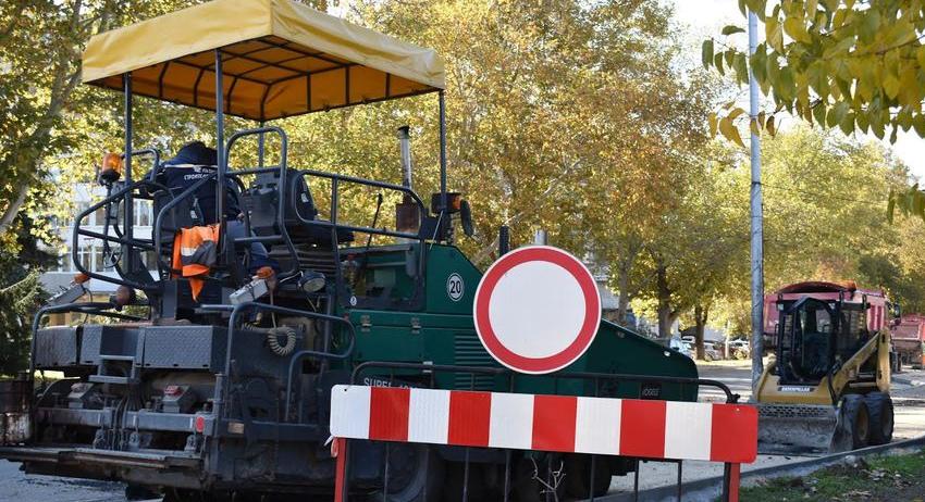 Продължават текущите ремонти на улици и тротоари в Разград