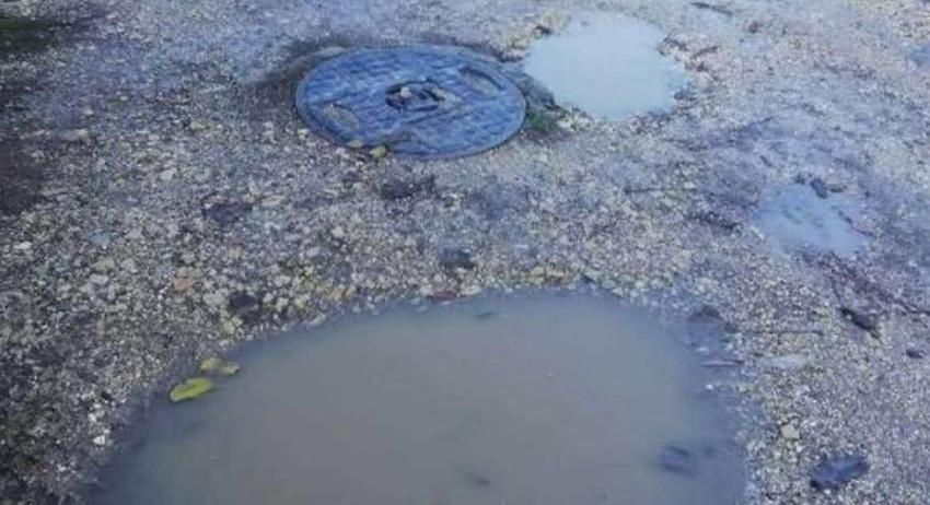 Улица в центъра на Разград се е превърнала в лунен пейзаж