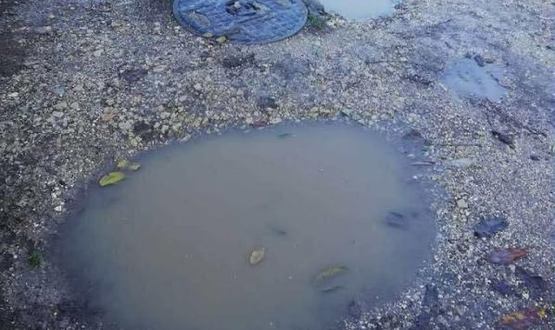 Улица в центъра на Разград се е превърнала в лунен пейзаж