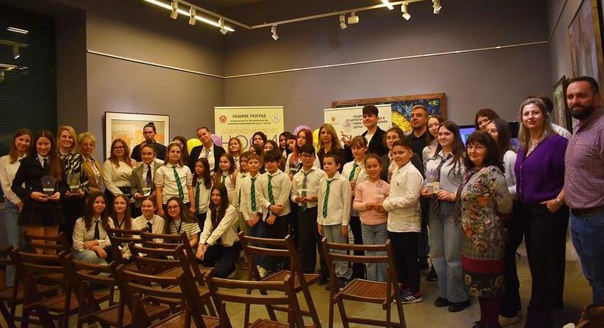 52 плакета за добри дела бяха връчени в петото издание на инициативата „Доброволчеството носи щастие“