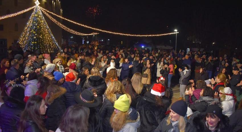 Заедно в новогодишната нощ