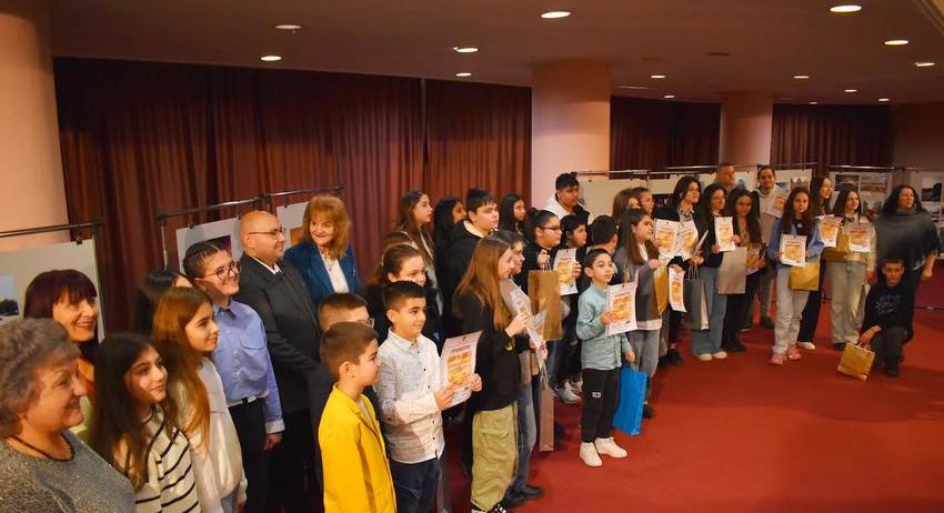 Кметът Добрин Добрев награди призьорите във фотоконкурса „Разград… уловени мигове“