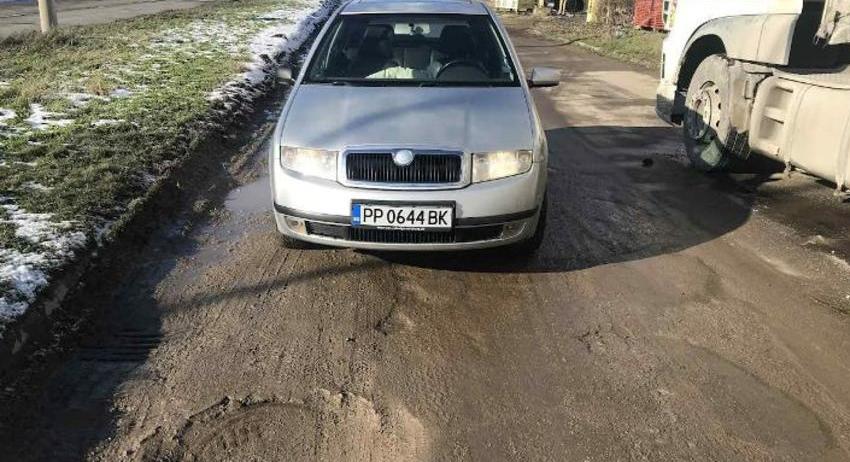 Пропаднала шахта застрашава движението