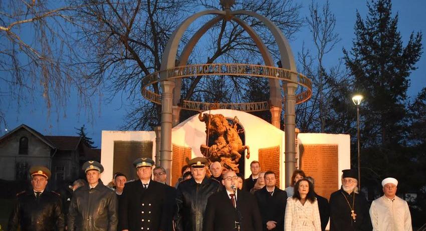 Тържествена заря-проверка бе кулминацията на празничния Ден на Разград