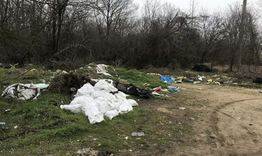 Бившата Комплексна опитна станция бавно се превръща в сметище