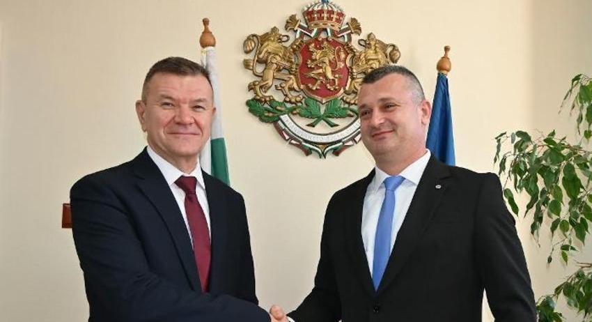 Позиция на областния управител и заместник областния управител