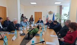 Областният управител ще настоява за финансиране на ремонта на пътния участък за Самуил