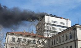 Пожарът на покрива на административната сграда на Общината беше овладян бързо