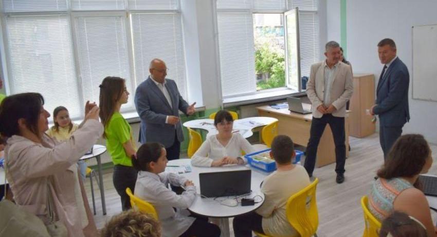 Откриха STEM център в ОУ „Ив. С. Тургенев“