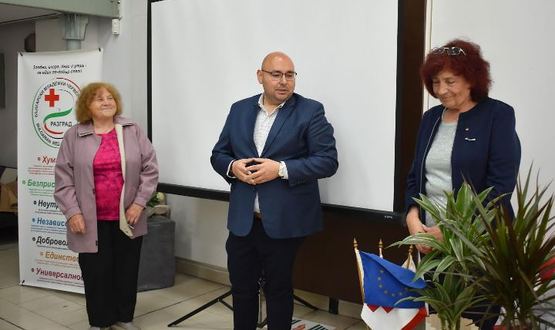 Кметът Добрин Добрев поздрави доброволците и активистите на БЧК-Разград за техния празник