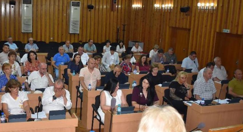 22 докладни записки приеха общинските съветници
