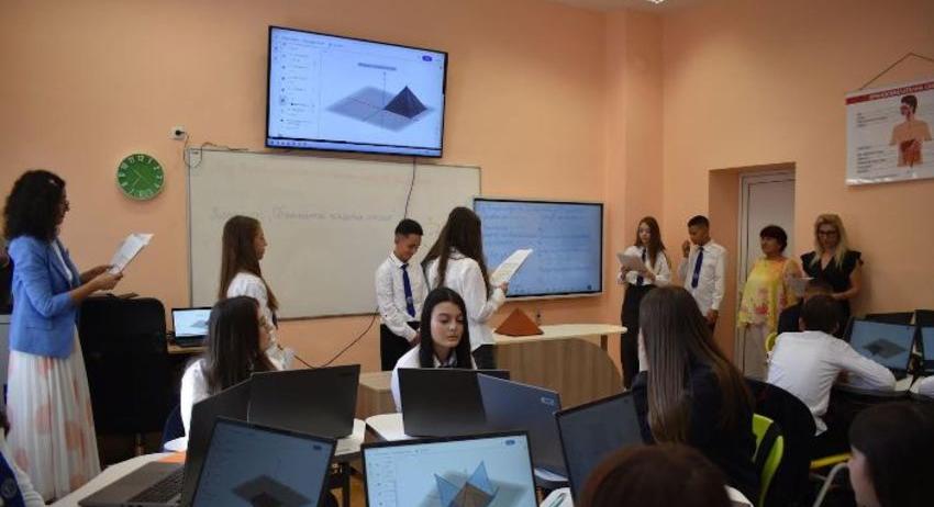 Откриха STEM център в ОУ „Никола Й. Вапцаров“